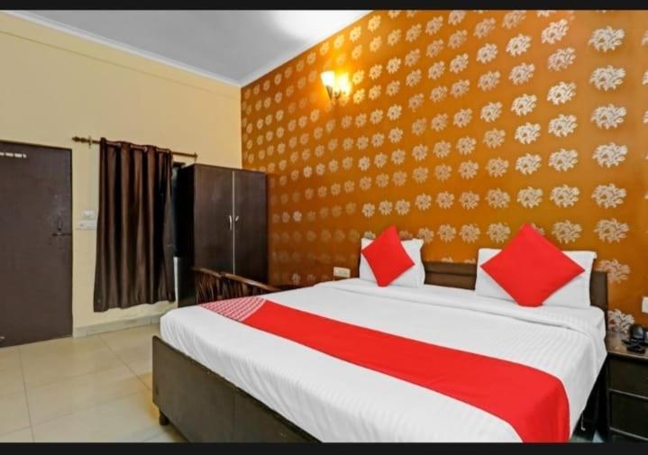 ניו דלהי The Hotel Grace Place Inn מראה חיצוני תמונה
